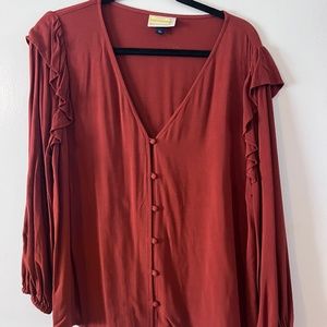 NWT Universal Thread Women's Rust colored buttoned Blouse Size L